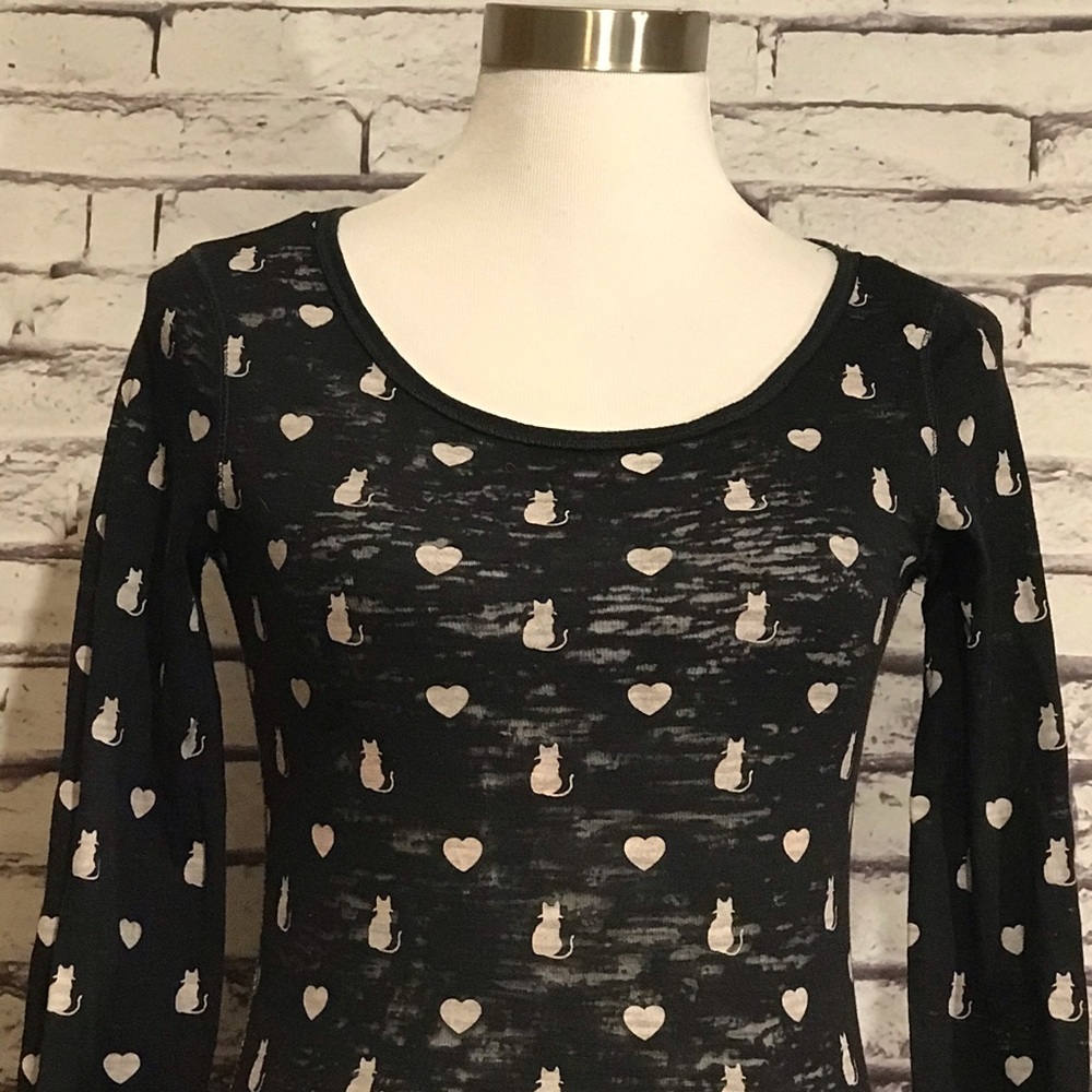 Aeropostale Cat & Hearts Shirt - Picture 2 of 6